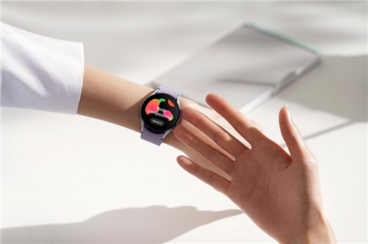 支持血氧饱和度测量 三星Galaxy Watch5系列智能手表新年必备