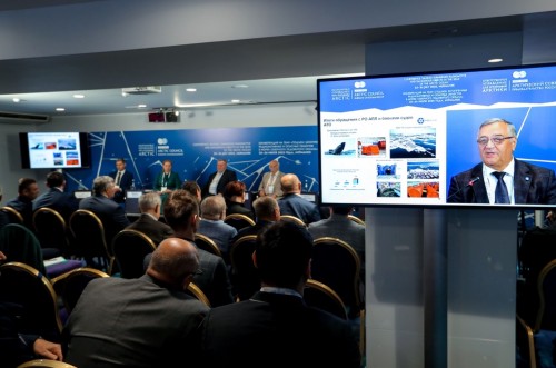 俄罗斯作为北极理事会主席国，于2022年成功举办40多项与北极相关的重要活动