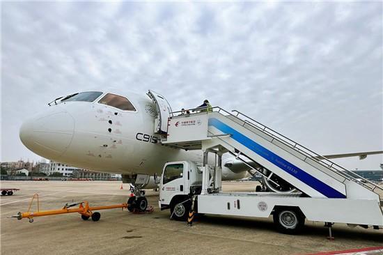 100小时、9条航线！东航全球首架C919国产大飞机开启验证飞行