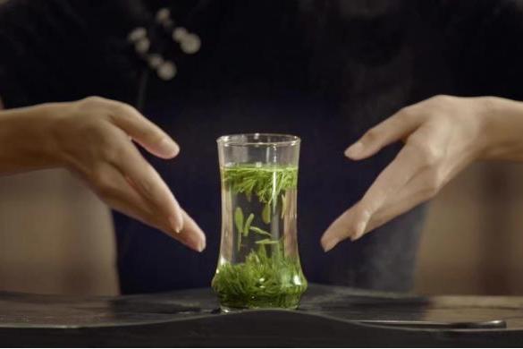中国茶品牌首登达沃斯论坛：一杯竹叶青中的大国自信