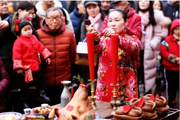 烟火气回归！水上年市 江南年俗 十里街宴 水乡闹花灯 乌镇水上年味浓！