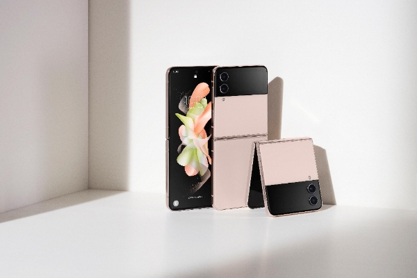新年第一份大礼 三星Galaxy Z Flip4让家人体验时尚科技魅力