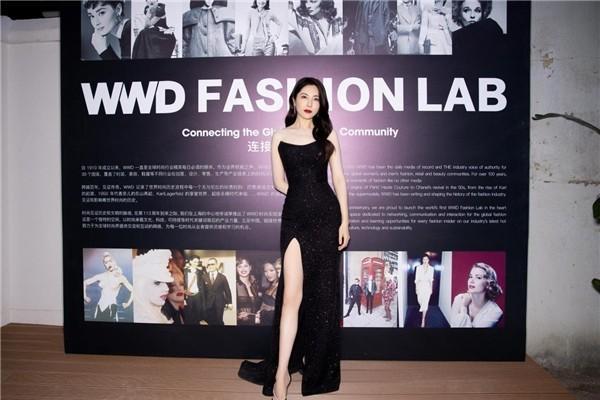  WWD FASHION LAB 携手荣耀呈现新春首展，创想“科技美学和想象的形式”