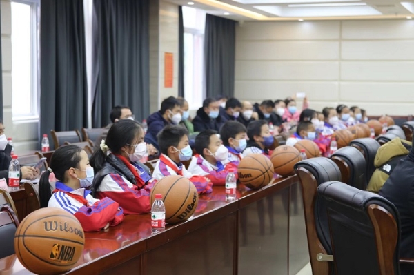 Wilson威尔胜捐赠800万元篮球物资助力乡村振兴