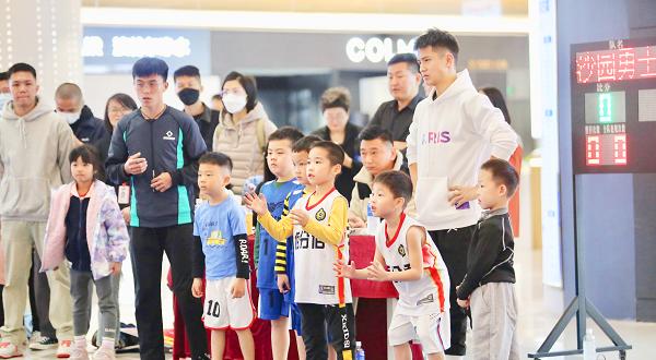  燃爆全场 莱德队长小篮球赛“无兄弟不篮球”在广州打响 