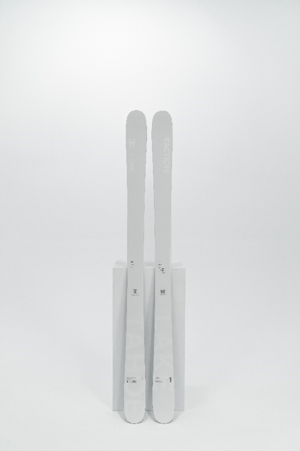  FACTION 和IWC万国表联名发布限量版夜光“太浩湖白”自由滑雪板