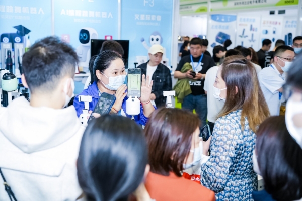 CCBEC中国（深圳）跨境电商展览会（春季）火热全场 迎来跨境电商新时代