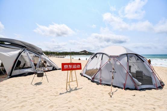  引领装备新趋势，探路者多款帐篷新品亮相三亚露营节