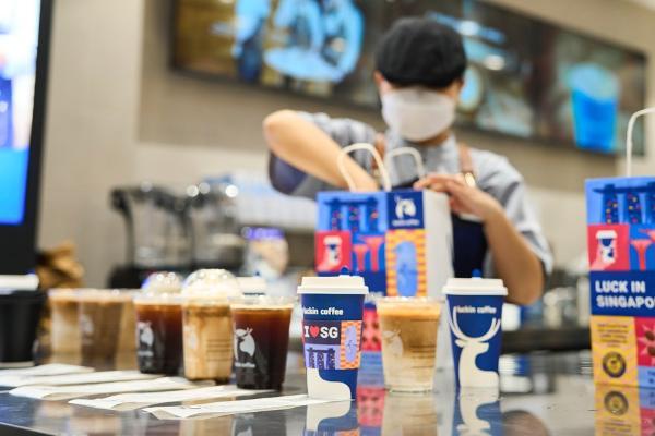  瑞幸咖啡新加坡开店人气火爆，全球化布局打响第一枪