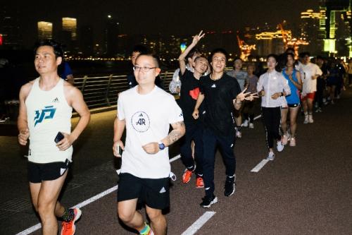 目标冠军！顶尖跑者现身阿迪达斯上海半马展示会 ——让跑步成为沟通世界的共同语言