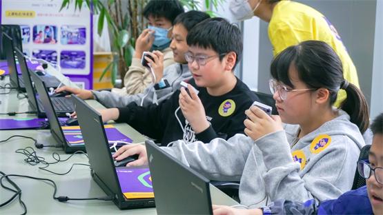 威盛·未来科技馆首次正式对公众开放，为青少年种下科技梦想的种子！