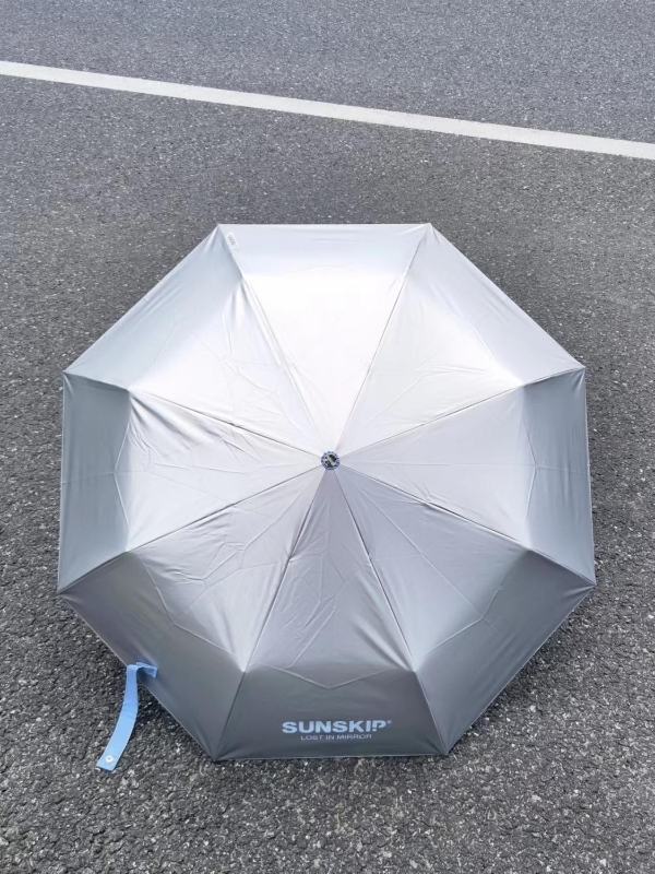  钛银伞vs黑胶伞，谁更防晒？不同涂层的防晒伞有什么区别？