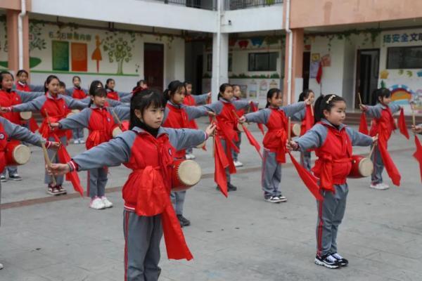 “鸿合三点伴”赋能贵定县第二小学 多样化课后服务个性化育人