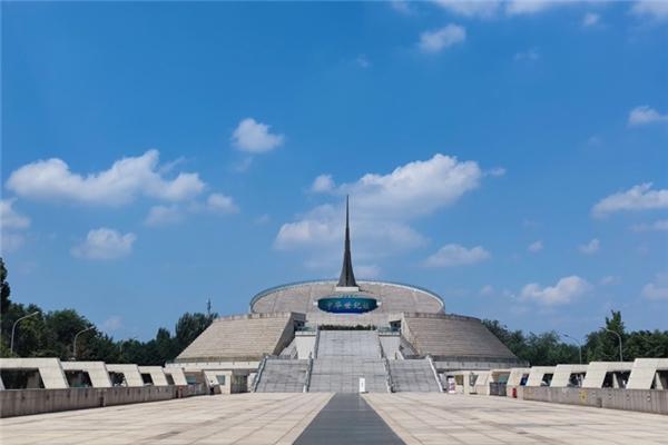  《浮生巴黎——亨利·德·图卢兹-罗特列克全球巡回艺术大展》北京站即将开幕