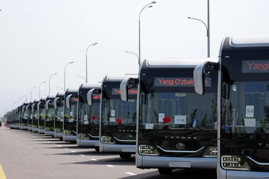 绿色“一带一路”新篇章！中国出口乌兹别克斯坦最大客车订单首批交付