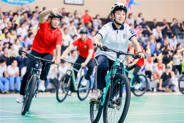 大兴区首届青少年学生体育大会欢乐开场