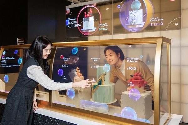 透明OLED激活零售业活力，创新显示打造新体验新机遇