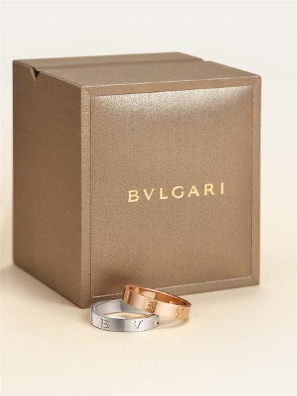 520礼物爱意甄选：赵露思、许凯甜蜜呈现宝格丽BVLGARI BVLGARI系列珠宝 定格浪漫时刻