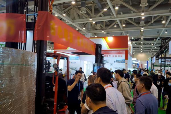  中力电动叉车实力亮相2023国际瓦楞节展会，纸业专用电叉耀眼出圈！