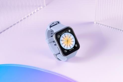 OPPO Watch 3溢彩蓝清凉登场，智能夏日抬腕即刻触达