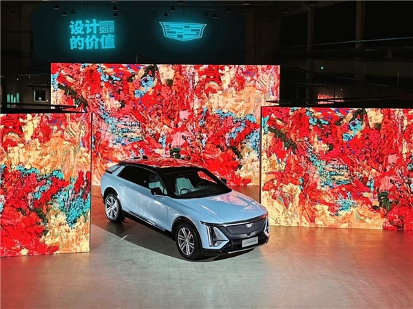 Eight art and design masters sounded the gathering number of innovative art shows in Shanghai 