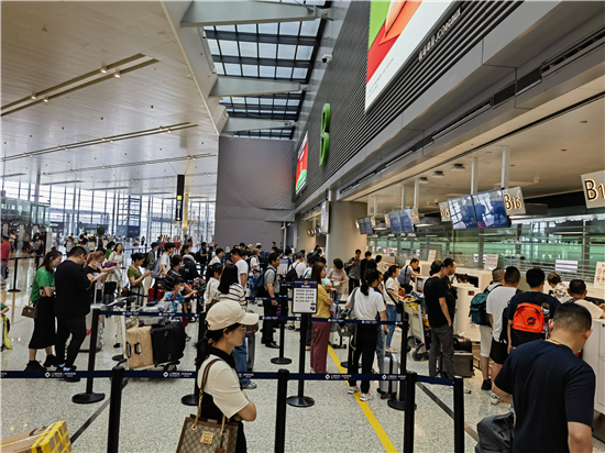 端午假期临近 东航机票预订量比去年增长3.6倍