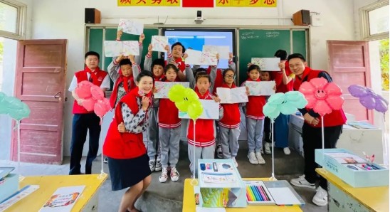  这个儿童节，东航为各定点帮扶地区的孩子们送去温暖 