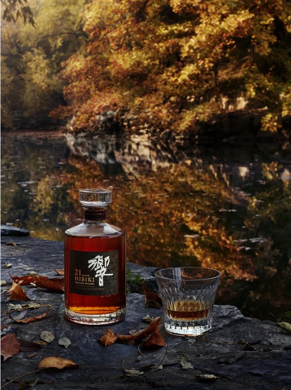  At this moment, Suntory always appreciates the century-old brilliance of the Suntory family