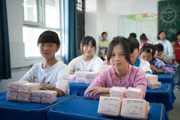 一片彩云风雨无丨大树云“微笑云朵”走进马塔留守儿童学校