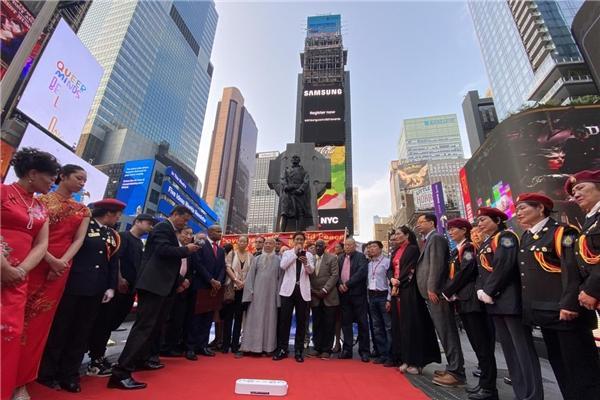  万百万：万百万先生受邀参加逆龄量子生活平台发布会与世界和平之旅活动