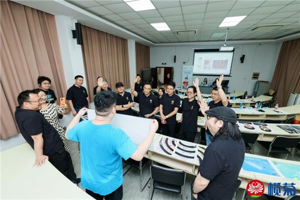 榄菊评审会走进复旦大学新闻学院！大咖共聚护航创意，守护青春热血！