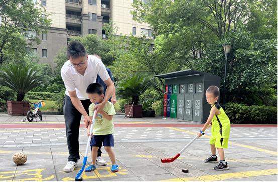 “我爱我家”与孩子们共同迎亚运！