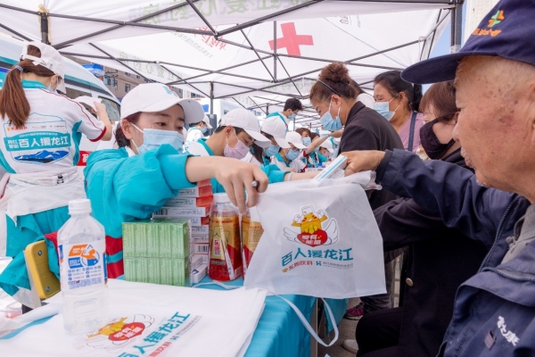 携手韩红基金会支持乡村医疗，东鹏饮料让爱更有能量 