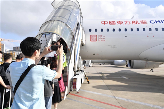 东航C919大型客机首次“双机运营”沪蓉快线