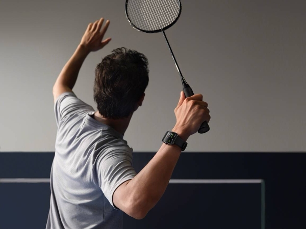 首发专业羽毛球模式，OPPO Watch 4 Pro预售价2199元起