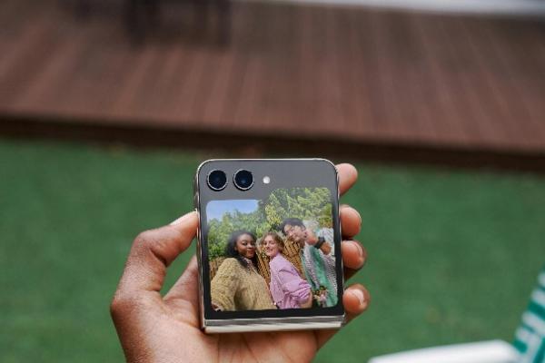 影像社交时代新利器 三星Galaxy Z Flip5一键定格创意大片 