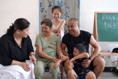 幸福卡车中国行走进陕西：可靠的东风，撑起幸福的家 