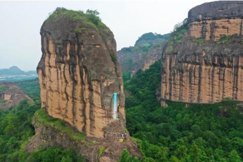 龙虎山景区：蜡烛峰上争高低 龙虎榜中论英雄