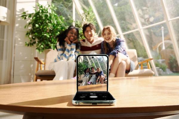 折叠形态助你释放灵感 三星Galaxy Z Flip5带来个性化拍摄体验 