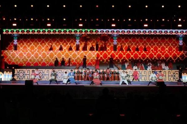 金秋时节逢盛会，藏西大地迎宾朋  西藏阿里地区第八届象雄文化旅游节隆重开幕