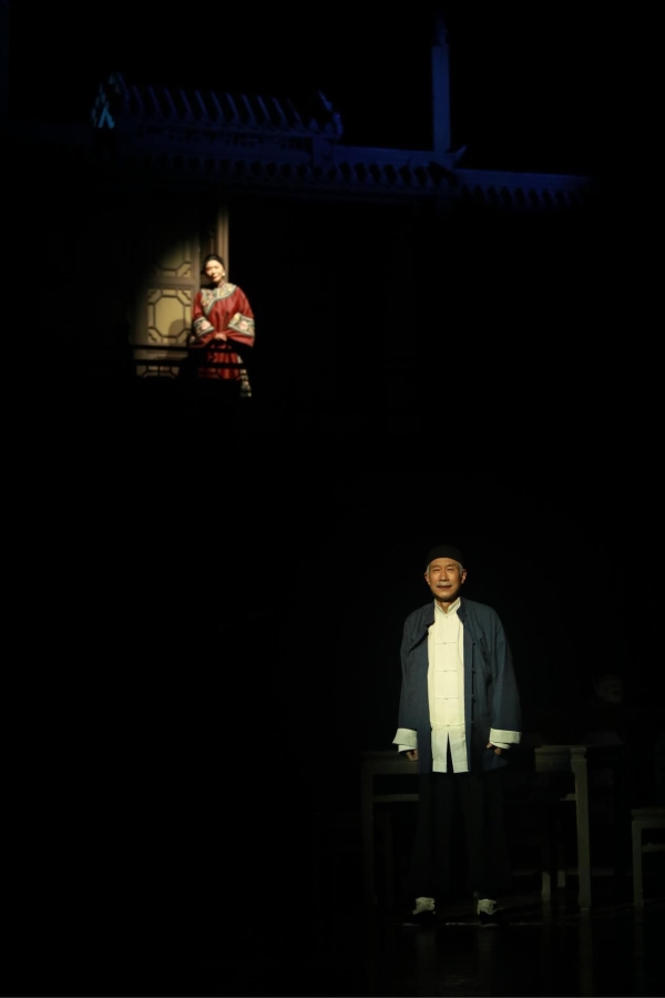 “大戏看北京”2023年展演季首演剧目《西去东来》首演圆满成功