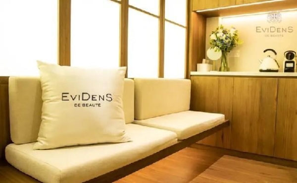 以爱为本·臻挚启程——EviDenS de Beauté伊菲丹中国首店奢耀启幕，品牌限时快闪同步登陆