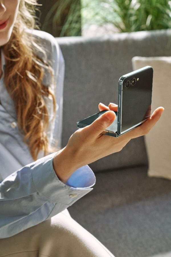将用户体验放首位 三星Galaxy Z Flip5继续推动折叠屏进化