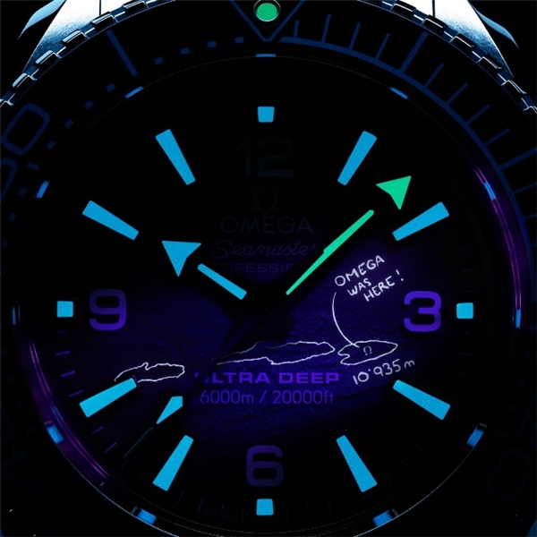 海神波塞冬的新坐骑 欧米茄海马系列Seamaster in Summer Blue腕表