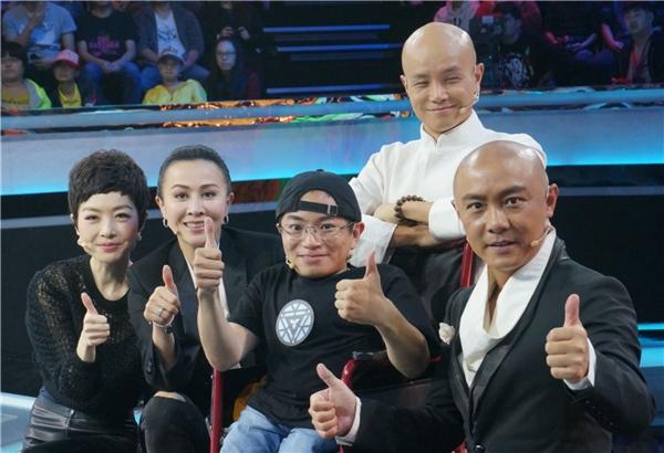 轮椅上的玻璃男孩李帅 逆袭成中国版钢铁侠