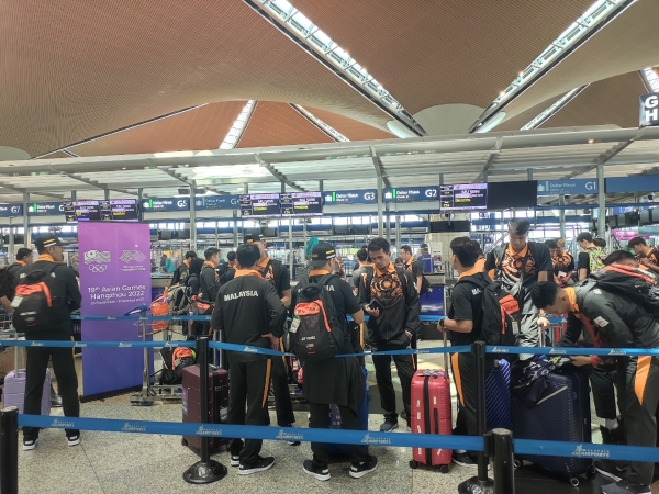 东航保障“大马”参赛运动员和裁判赴杭，夺冠热门“马曲”男队称赞东航服务！