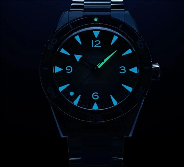 欧米茄海马系列Seamaster in Summer Blue，奏响蓝色狂想曲