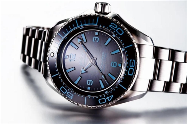 欧米茄海马系列Seamaster in Summer Blue，奏响蓝色狂想曲