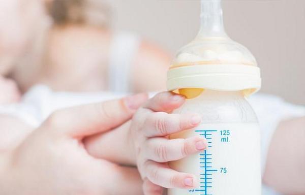 宝宝吃羊奶粉吸收好吗，预防换季宝宝腹泻问题