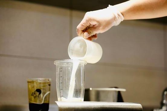 喜茶研发式供应链再创新，推出行业首款新茶饮专用奶
